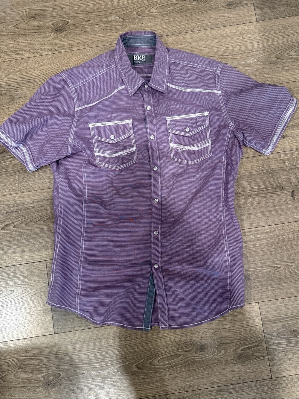 BKE Men’s Purple Short-Sleeve Button-Down Shirt with Contrast Stitching